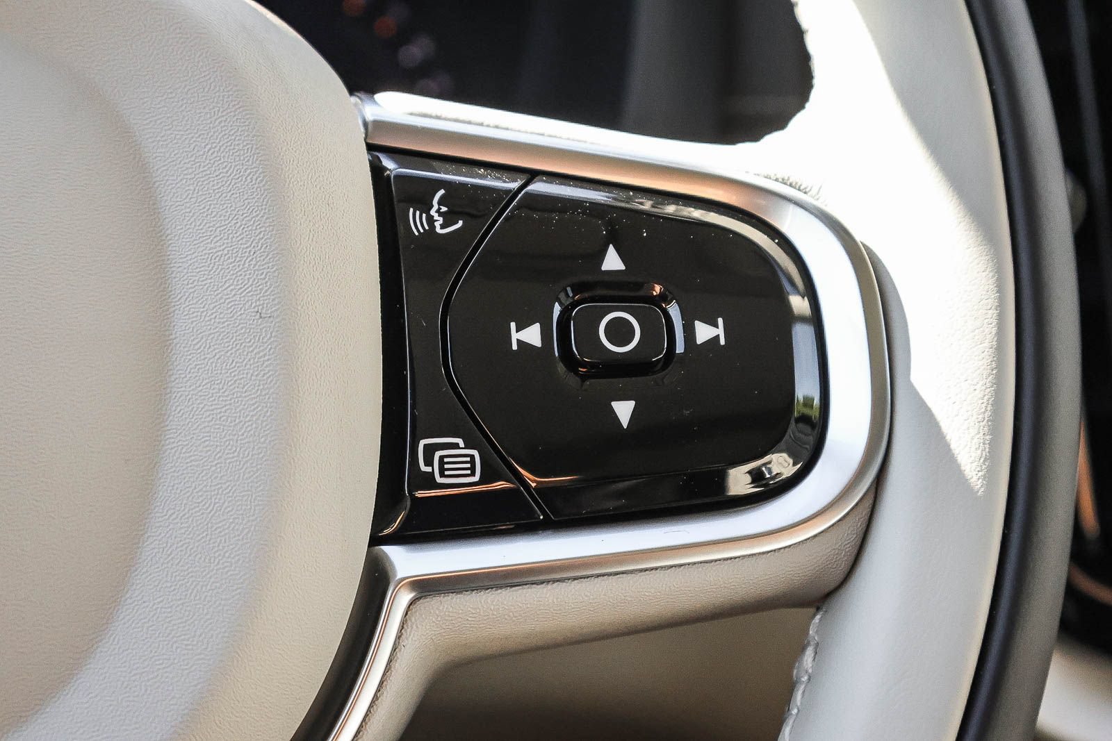 New 2026 Volvo XC60 B5 Ultra w/ Climate Package AWD/4WD image 33