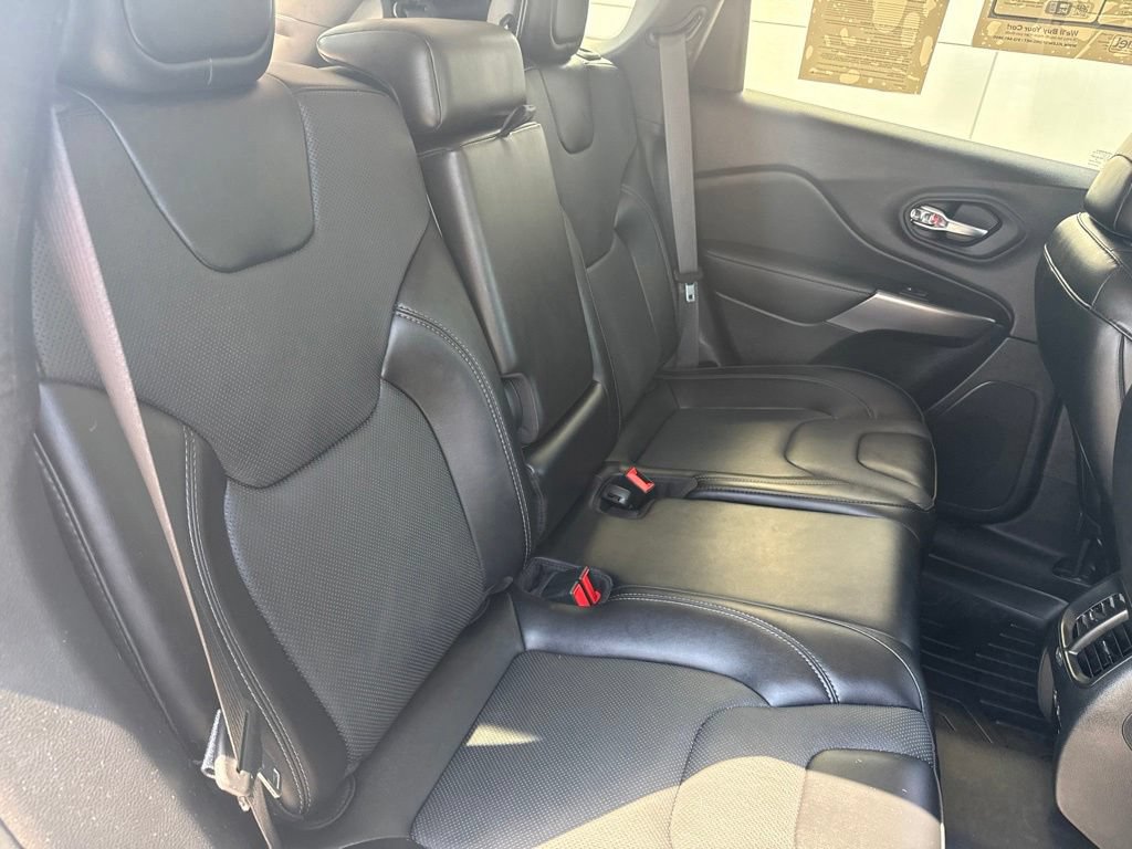 Used 2022 Jeep Cherokee Latitude Lux w/ Sun & Sound Group FWD image 30