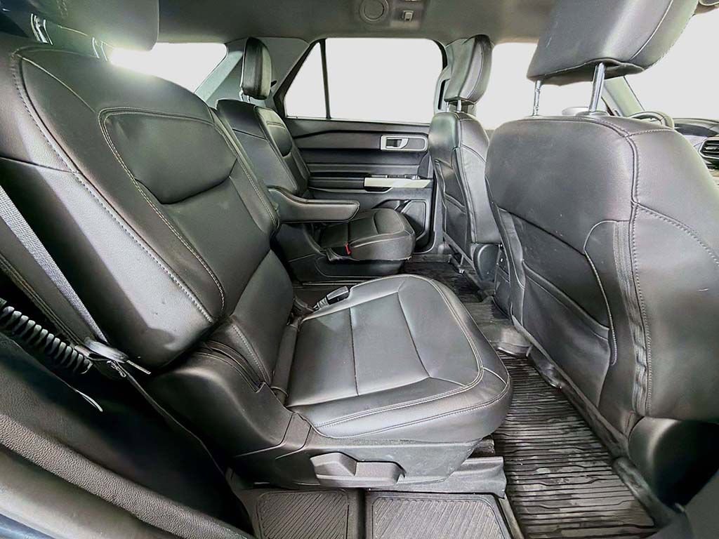 Used 2022 Ford Explorer XLT w/ Equipment Group 202A image 23