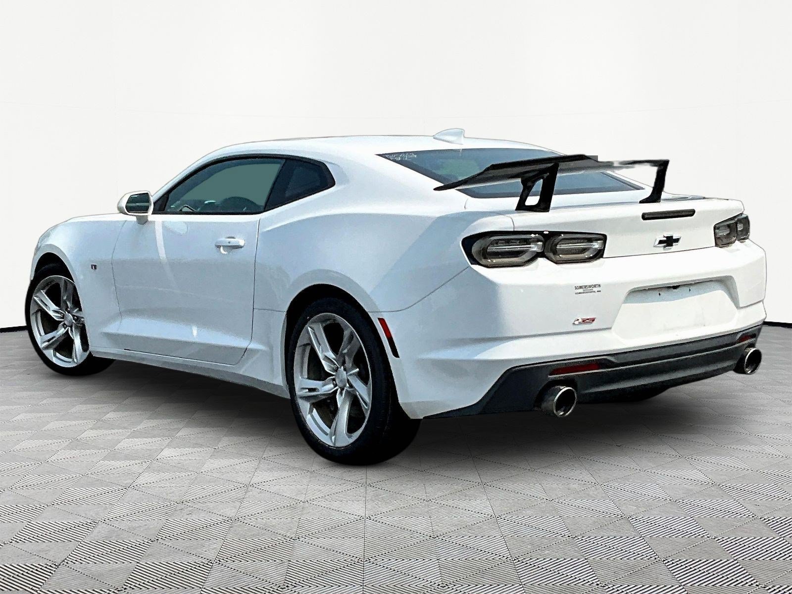 Used 2021 Chevrolet Camaro SS RWD image 4