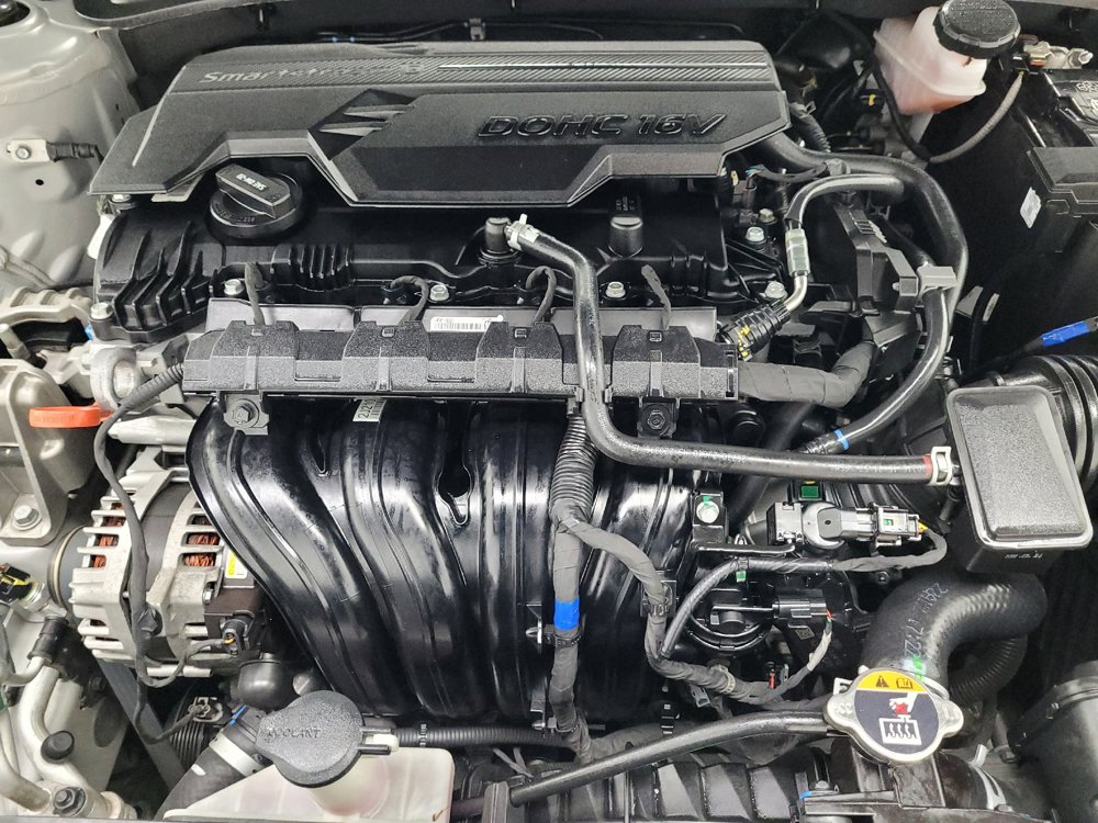 Used 2022 Hyundai Elantra SEL FWD image 30