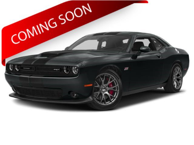 Used 2015 Dodge Challenger SRT RWD image 1