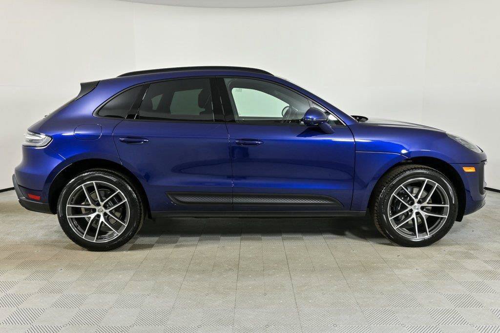 Used 2026 Porsche Macan AWD/4WD image 28