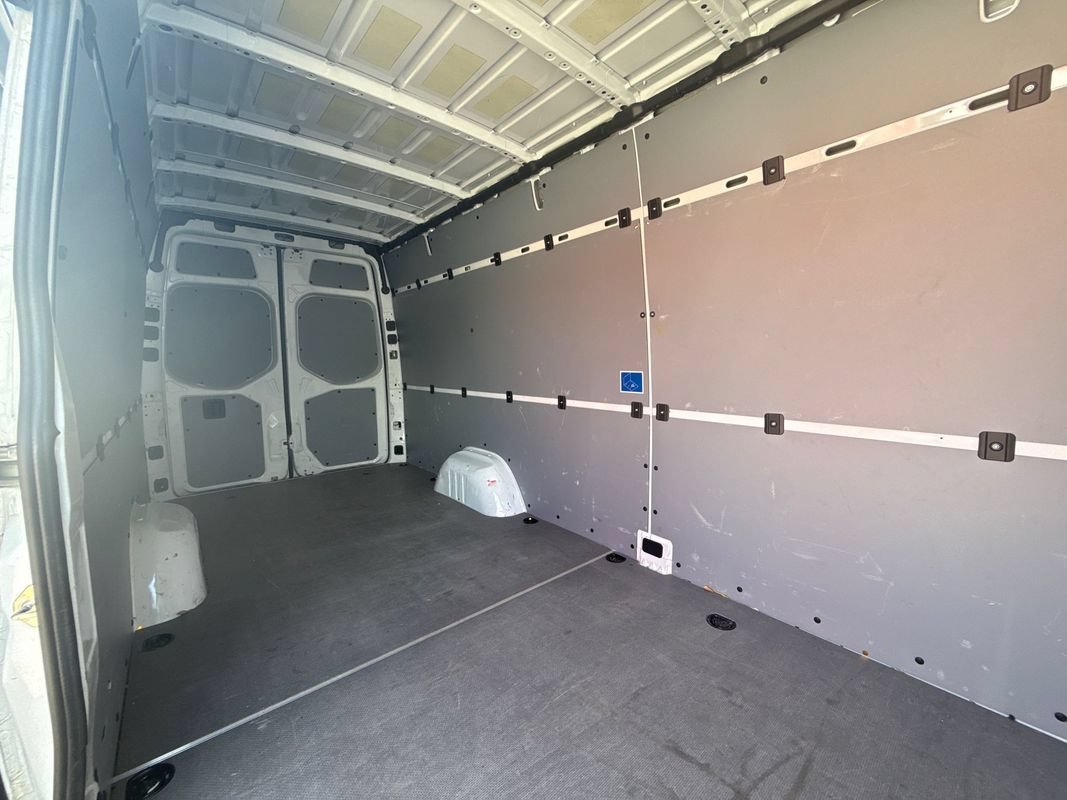 Used 2021 Mercedes-Benz Sprinter 2500 image 22