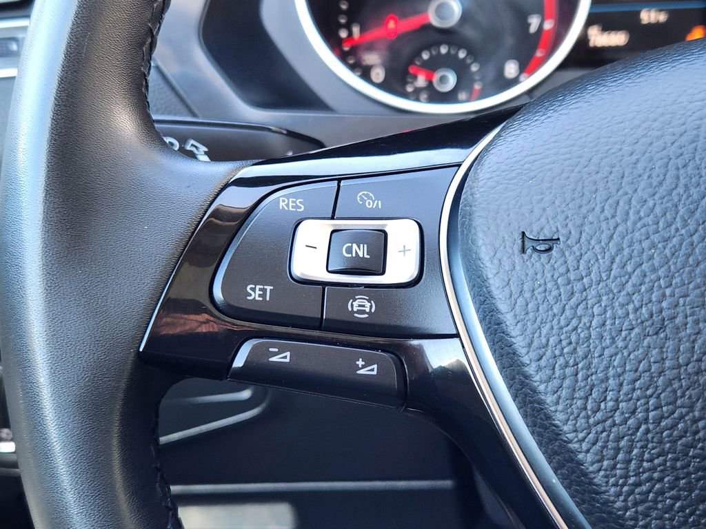 Used 2020 Volkswagen Tiguan SE w/ Panoramic Sunroof Package image 19