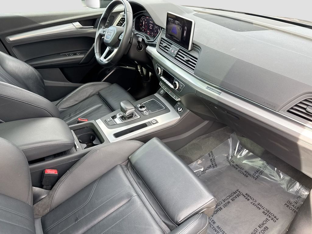 Used 2020 Audi Q5 2.0T Titanium Premium Plus w/ Premium Plus Package image 14