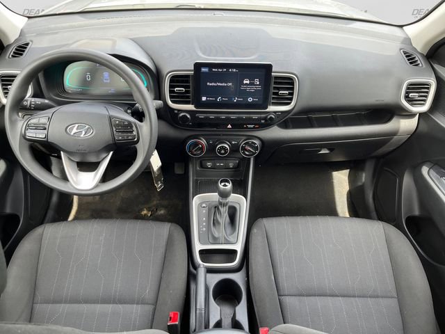 Used 2024 Hyundai Venue SE FWD image 12