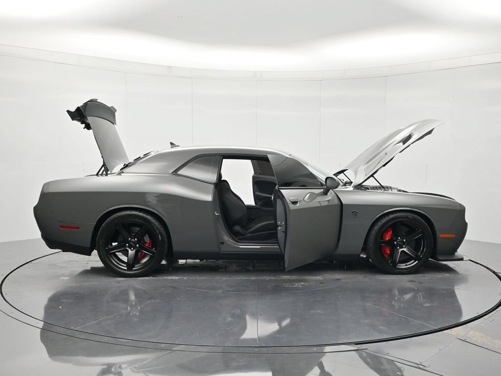 Used 2017 Dodge Challenger SRT Hellcat RWD image 48