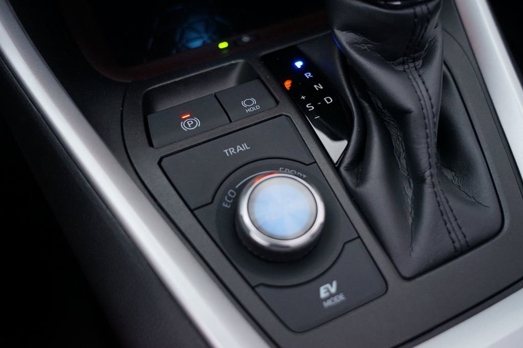 Used 2023 Toyota RAV4 Limited image 40