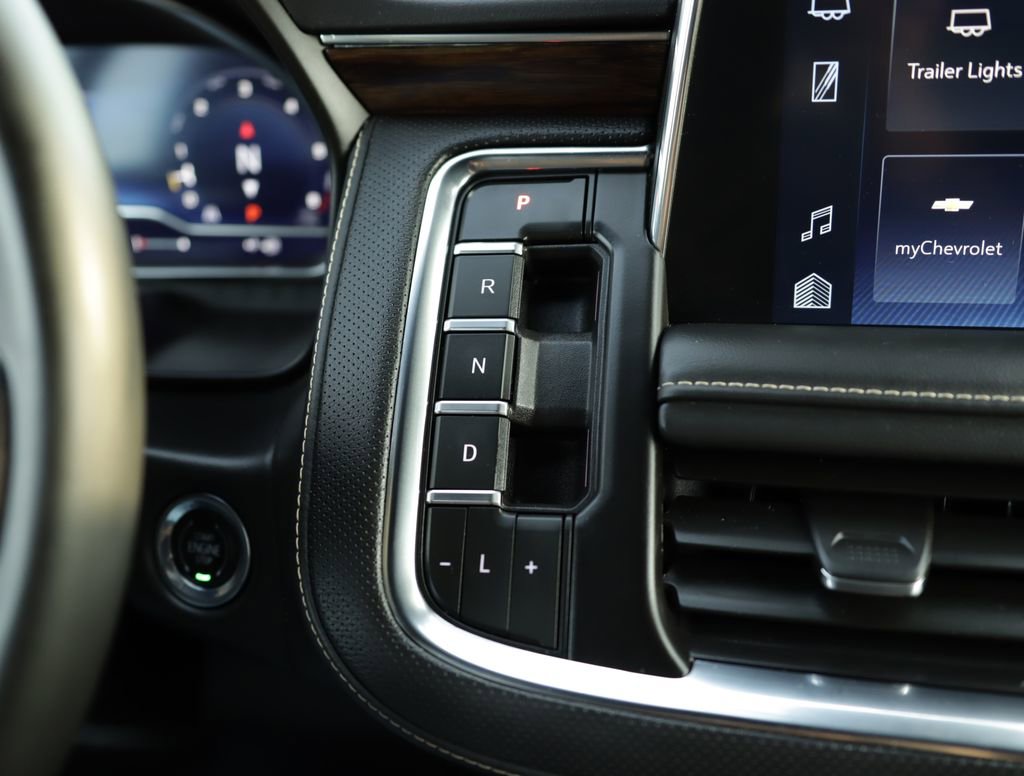 Used 2023 Chevrolet Suburban Premier RWD image 19