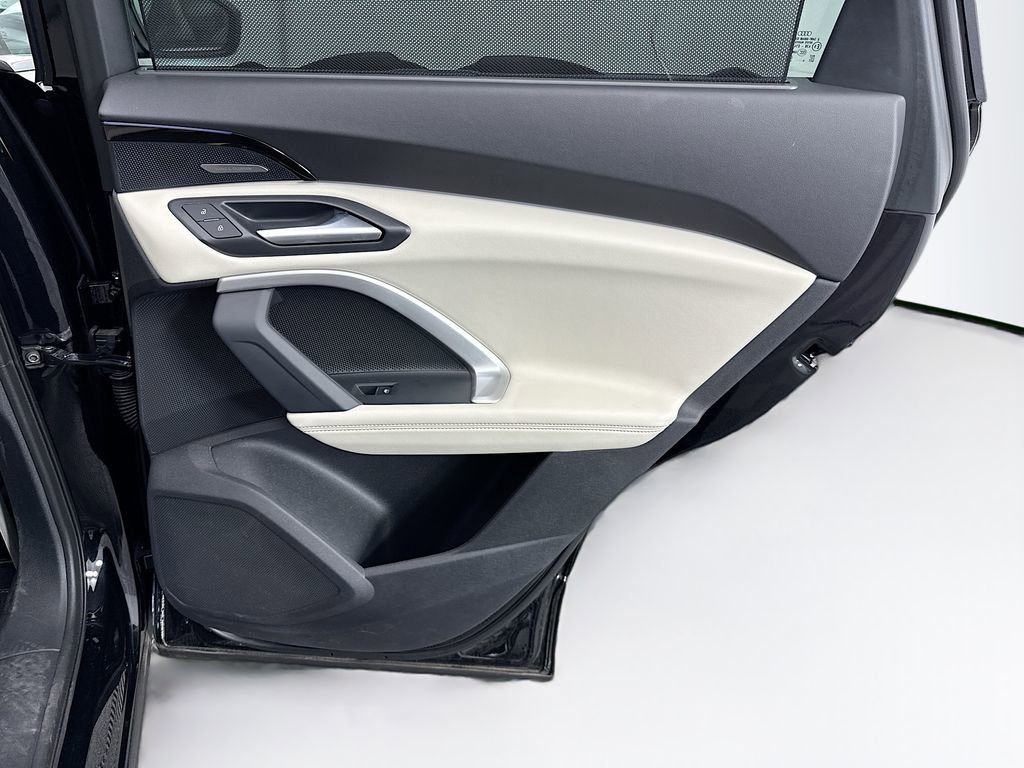 Used 2025 Audi Q5 Premium Plus w/ Premium Plus image 27