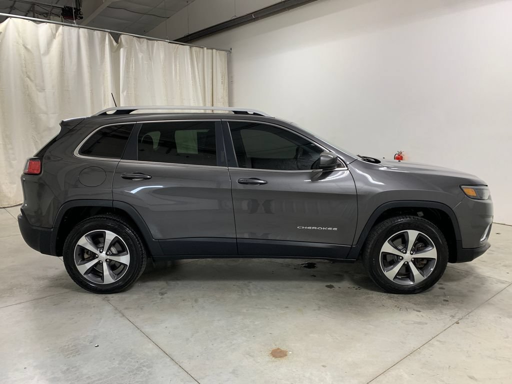 Used 2019 Jeep Cherokee Limited AWD/4WD image 12