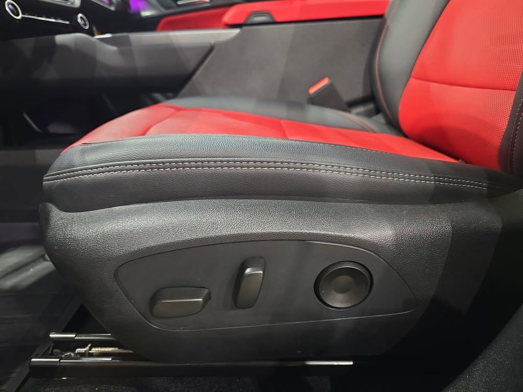 New 2025 Chevrolet Equinox EV RS w/ LPO, Illumination Package image 30