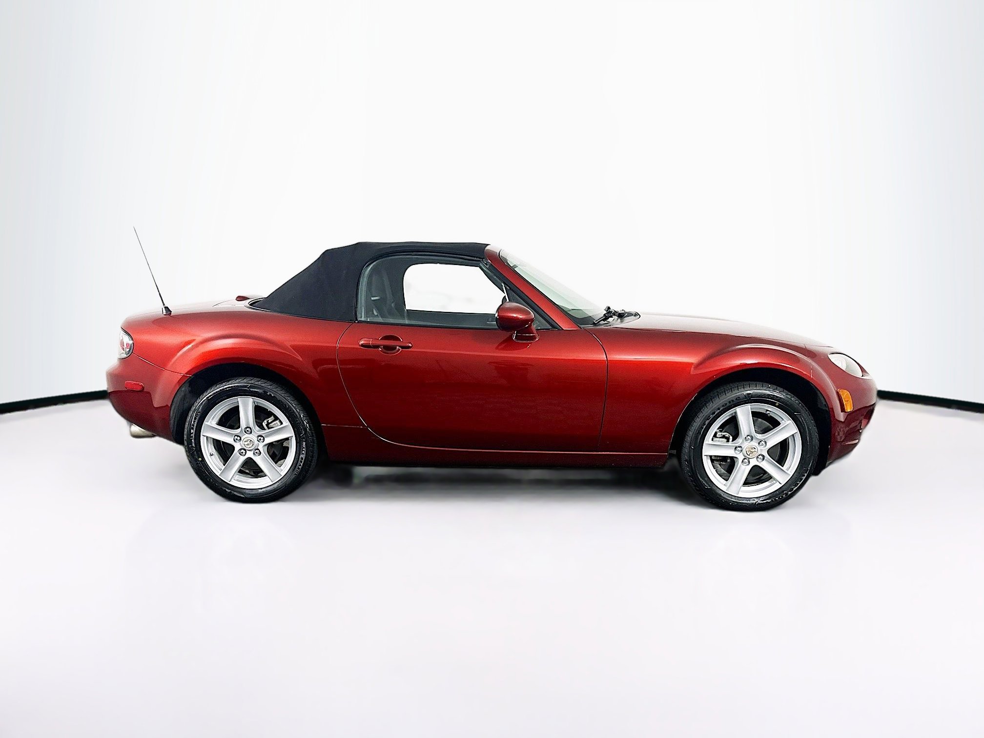 Used 2008 MAZDA MX-5 Miata Sport RWD image 10