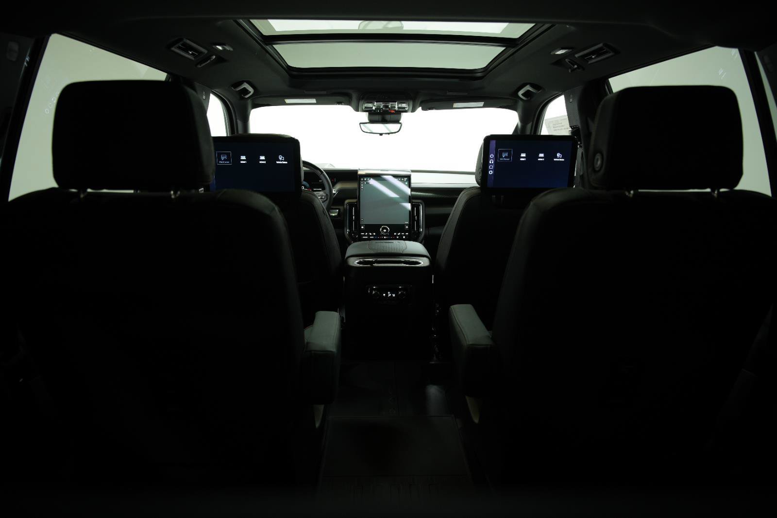 New 2026 GMC Yukon XL AT4 w/ AT4 Premium Plus Package AWD/4WD image 16