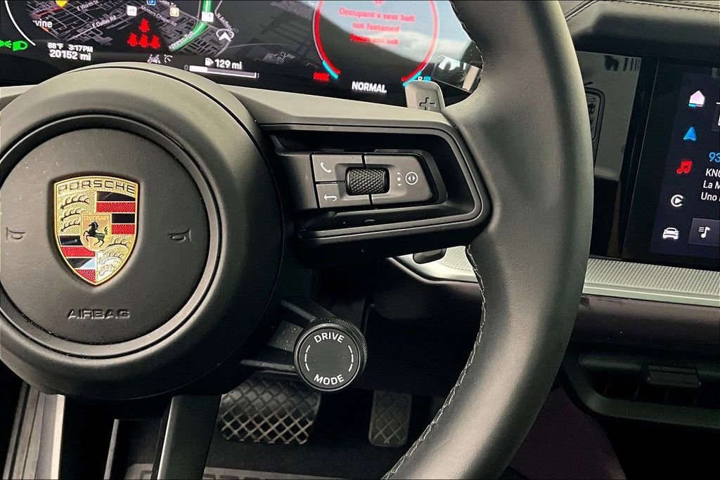 Used 2024 Porsche Cayenne image 28