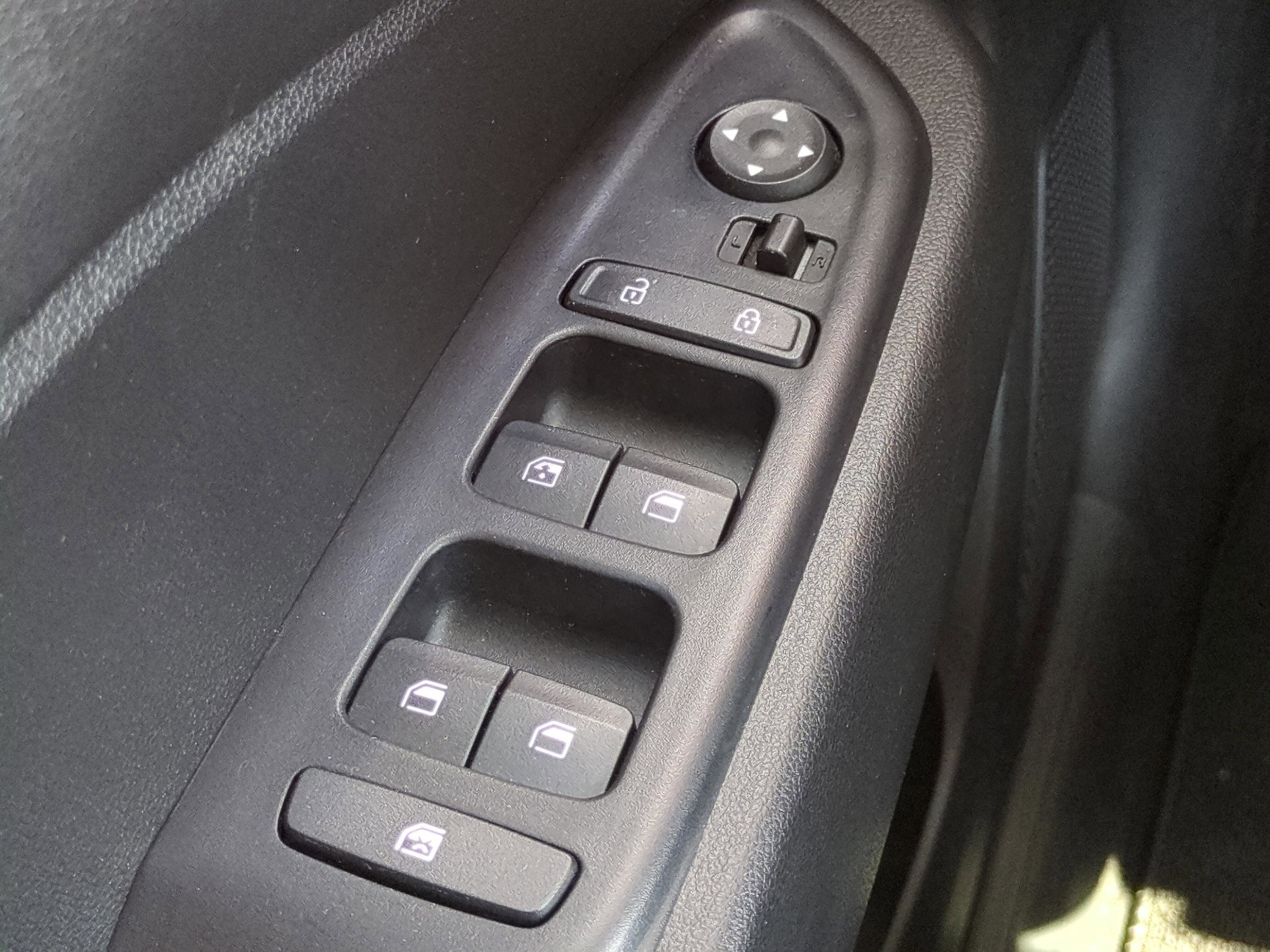 Certified 2024 Hyundai Venue Limited image 23