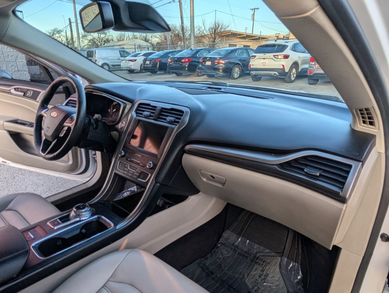 Used 2019 Ford Fusion SEL image 13