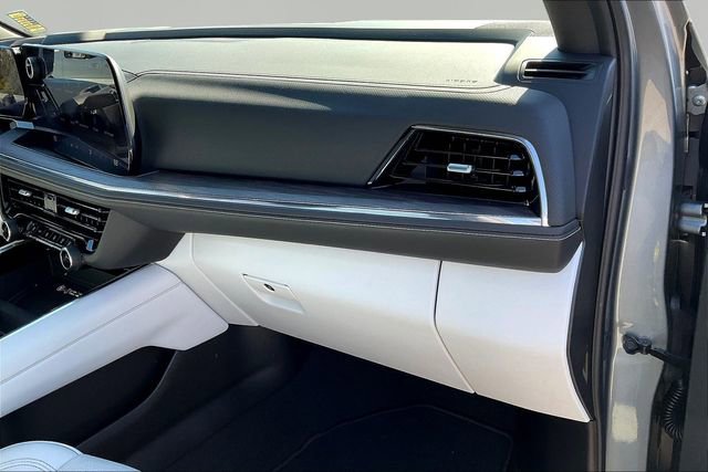 Used 2025 Chevrolet Tahoe Premier w/ Sun And Tow Package image 19