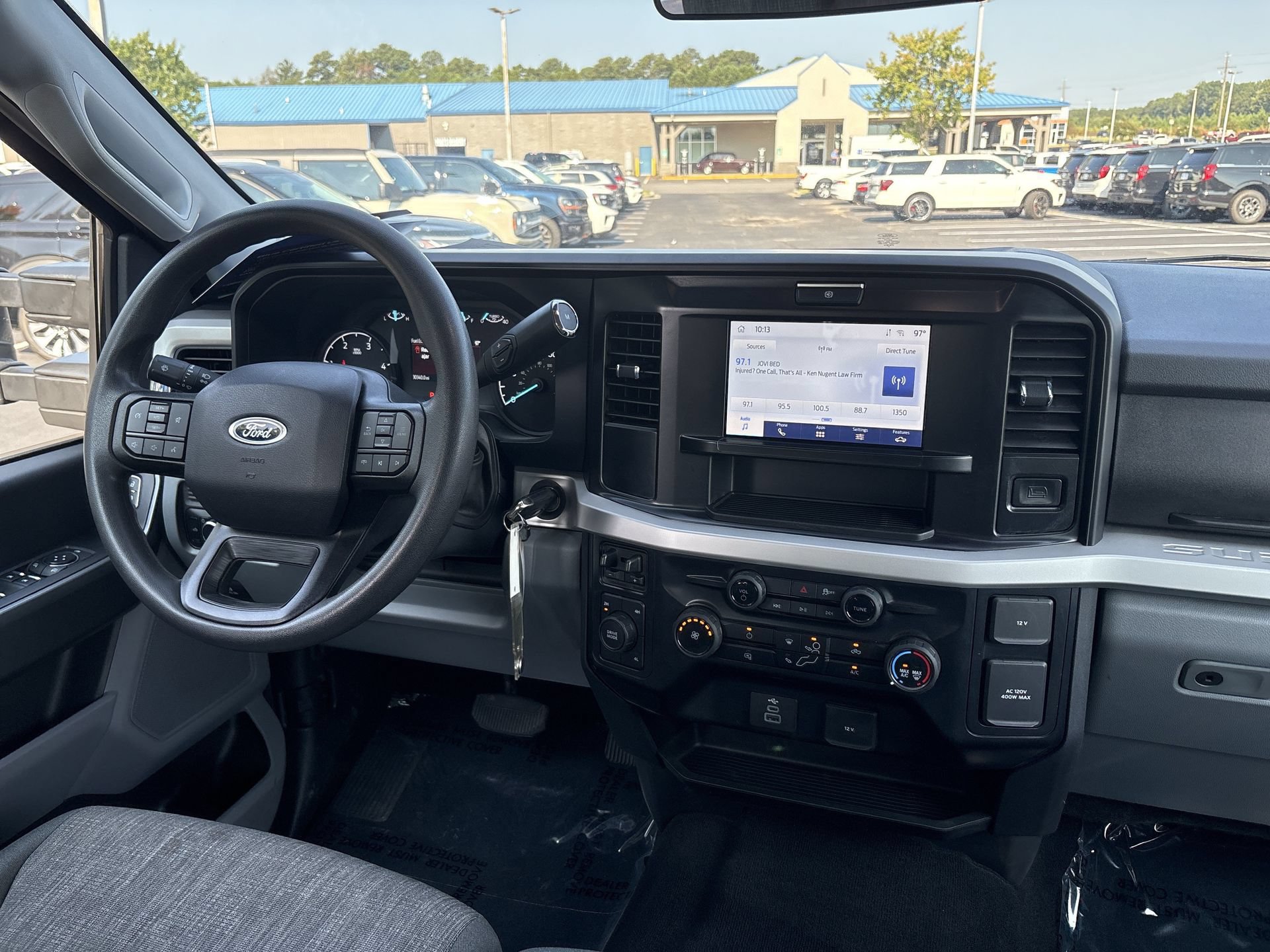 Used 2026 Ford F250 XLT AWD/4WD image 3