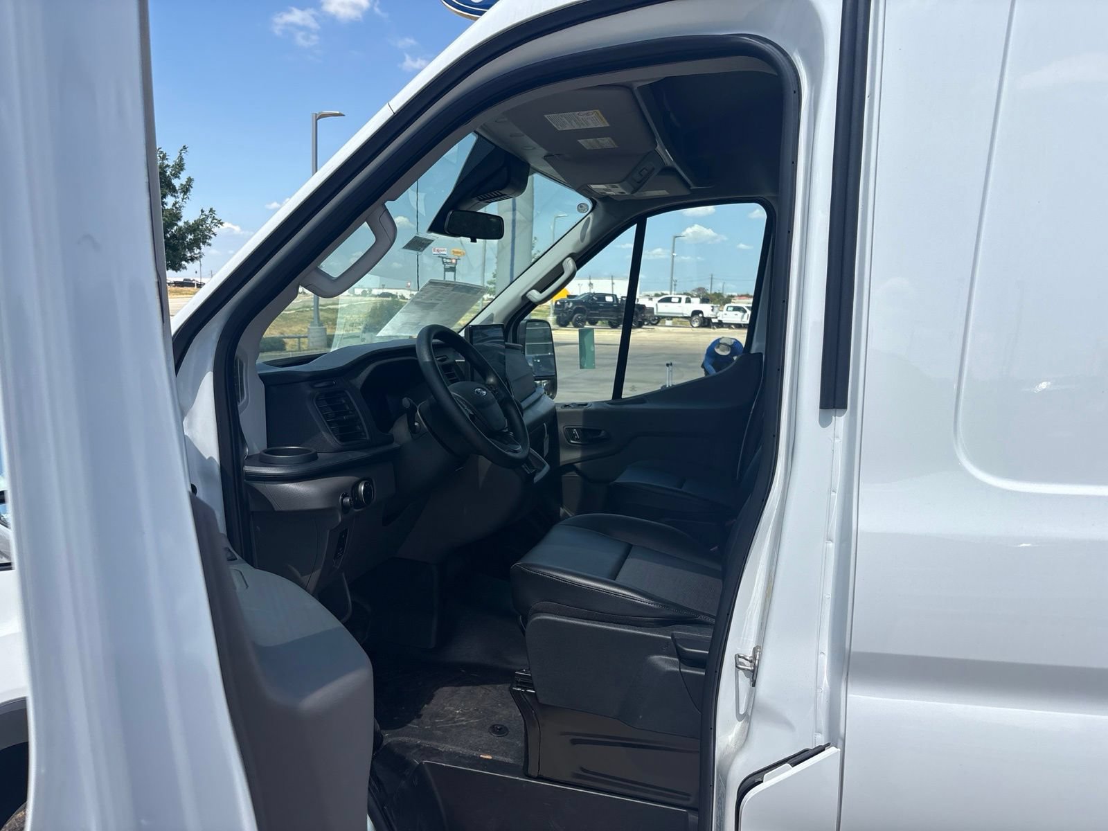 New 2026 Ford Transit 150 148 Medium Roof w/ Load Area Protection Package RWD image 16