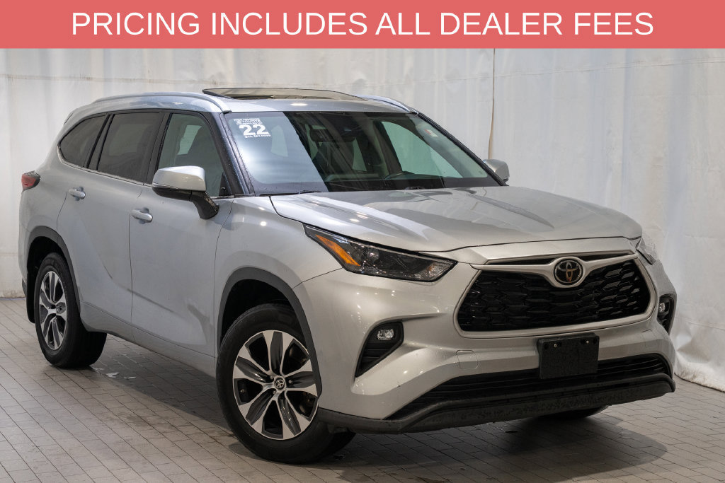 Used 2022 Toyota Highlander XLE AWD/4WD image 1
