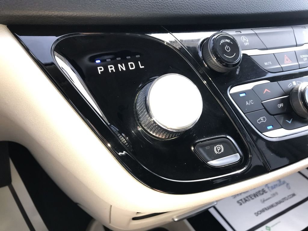 Used 2023 Chrysler Voyager LX image 19