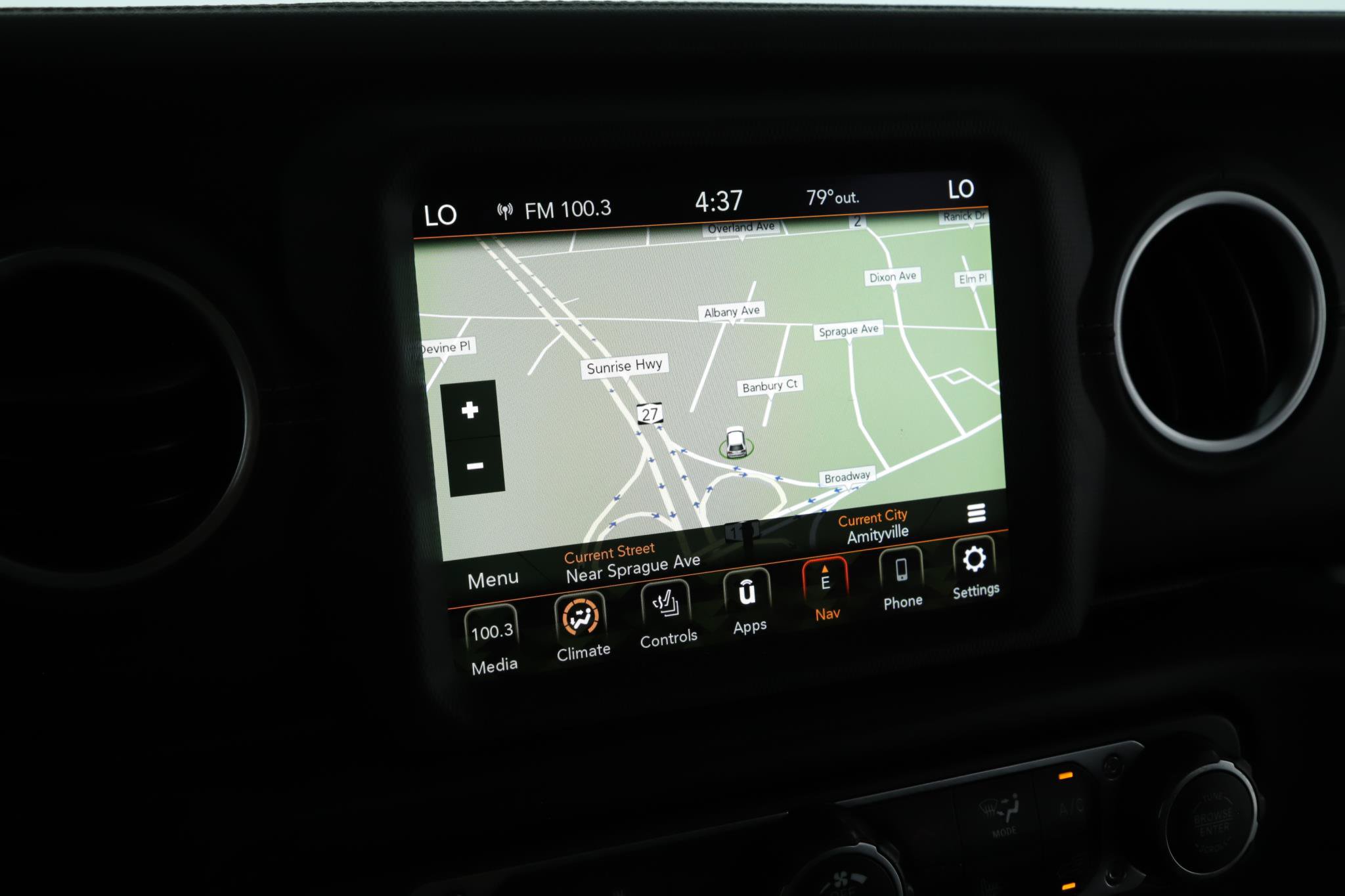 Used 2022 Jeep Wrangler Unlimited Sahara w/ Cold Weather Group AWD/4WD image 12