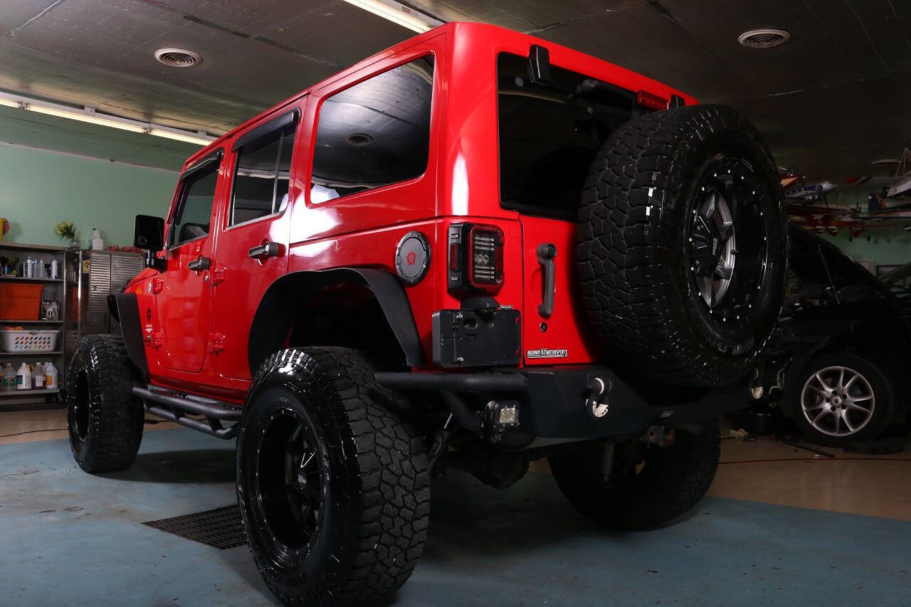 Used 2015 Jeep Wrangler Unlimited Sahara AWD/4WD image 46