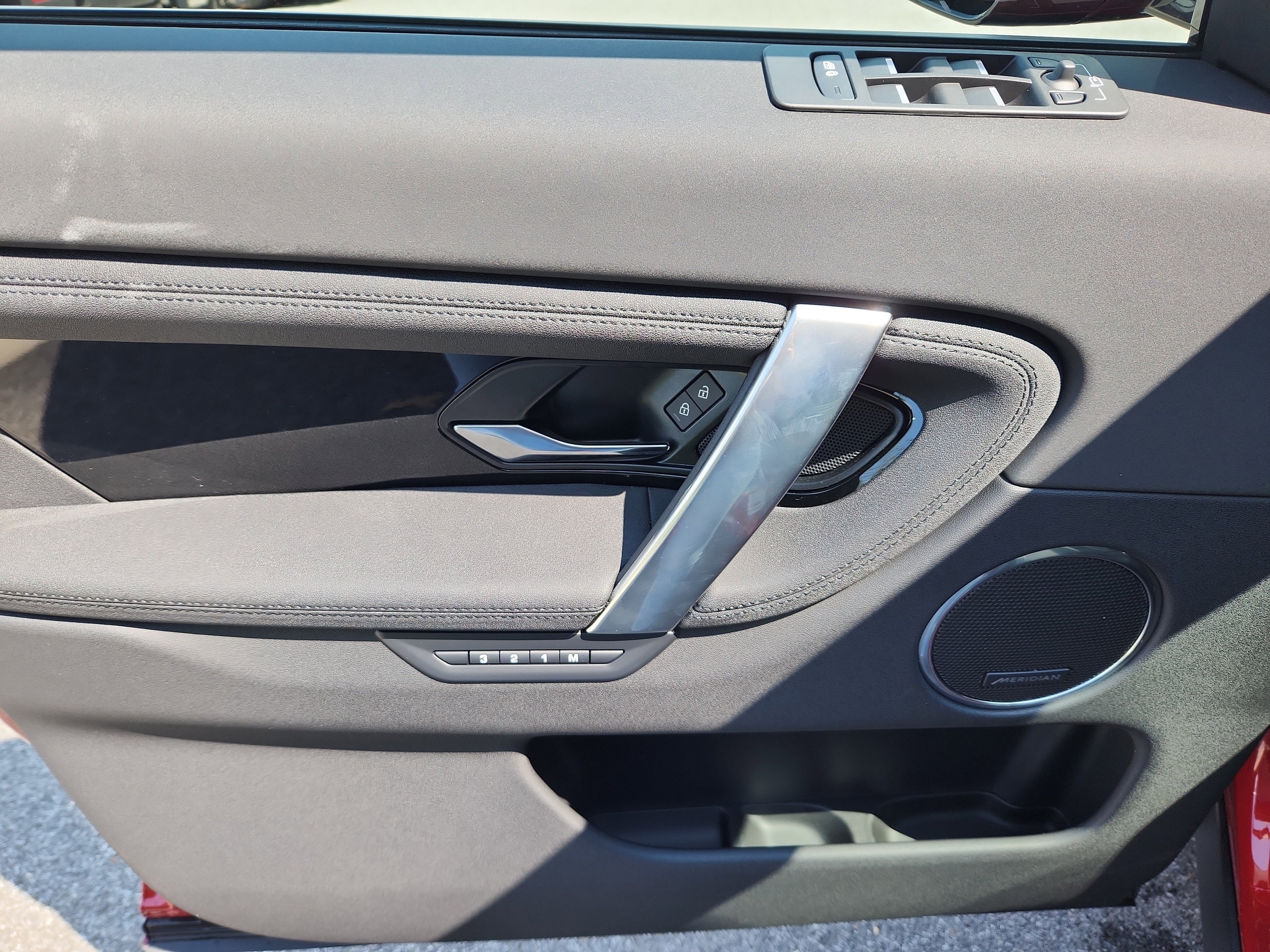 New 2025 Land Rover Discovery Sport S image 24