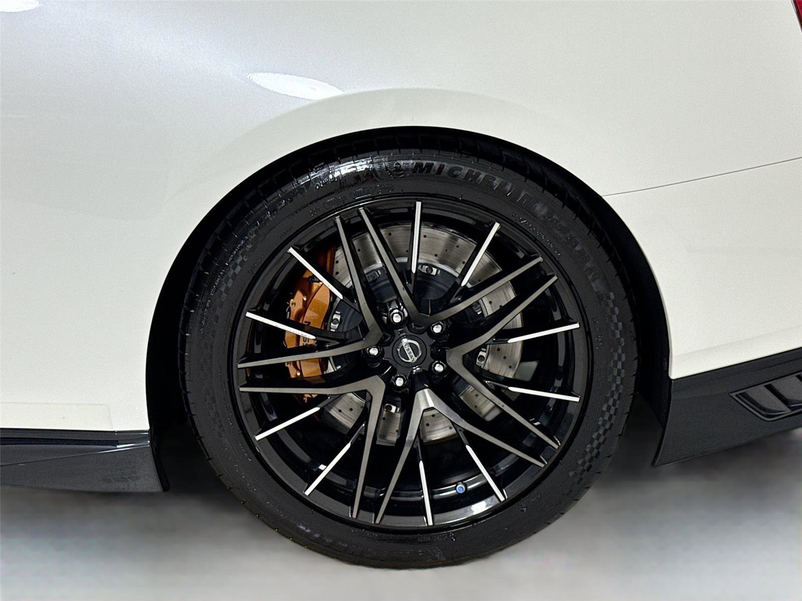 Used 2020 Nissan GT-R Premium image 39
