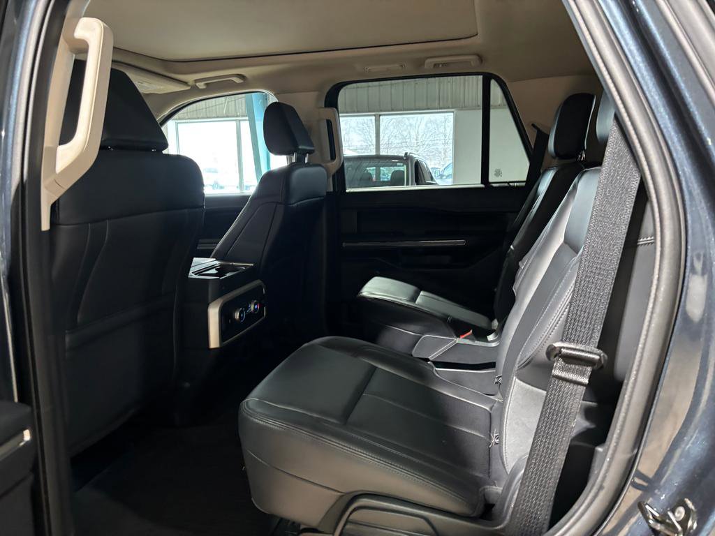 Used 2024 Ford Expedition XLT image 12