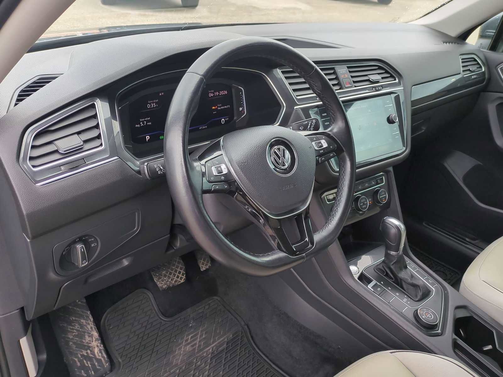 Used 2019 Volkswagen Tiguan SEL Premium AWD/4WD image 10