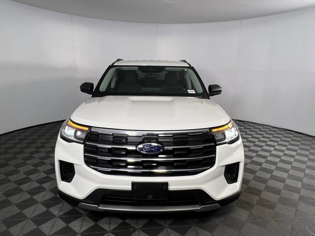 Used 2025 Ford Explorer Active image 12