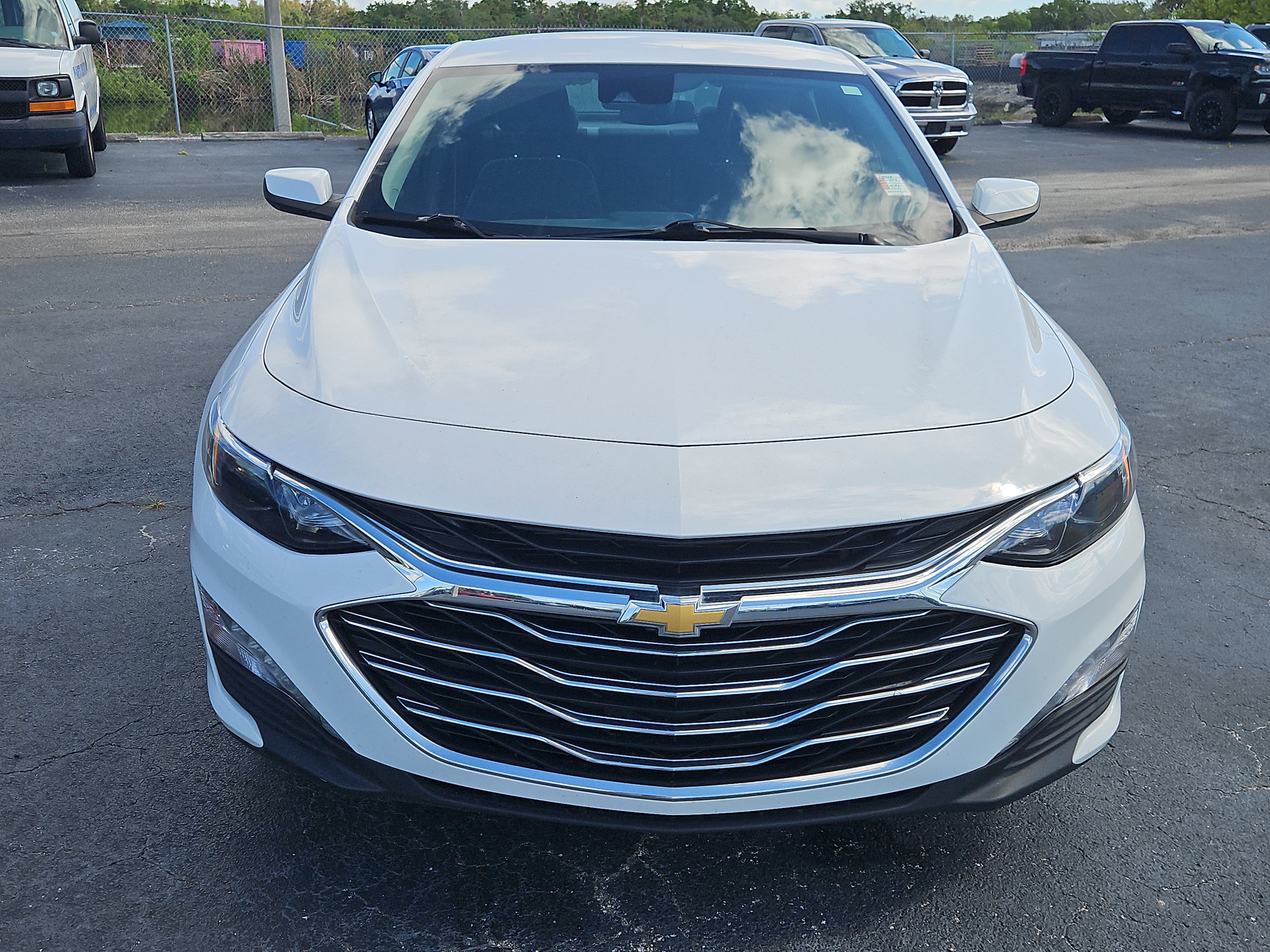 Used 2023 Chevrolet Malibu LT FWD image 2