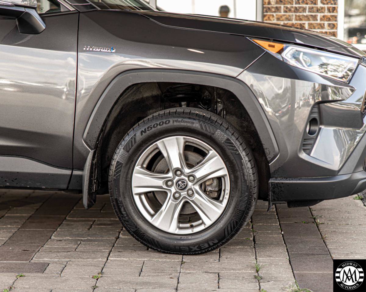 Used 2021 Toyota RAV4 XLE w/ Convenience Package AWD/4WD image 8