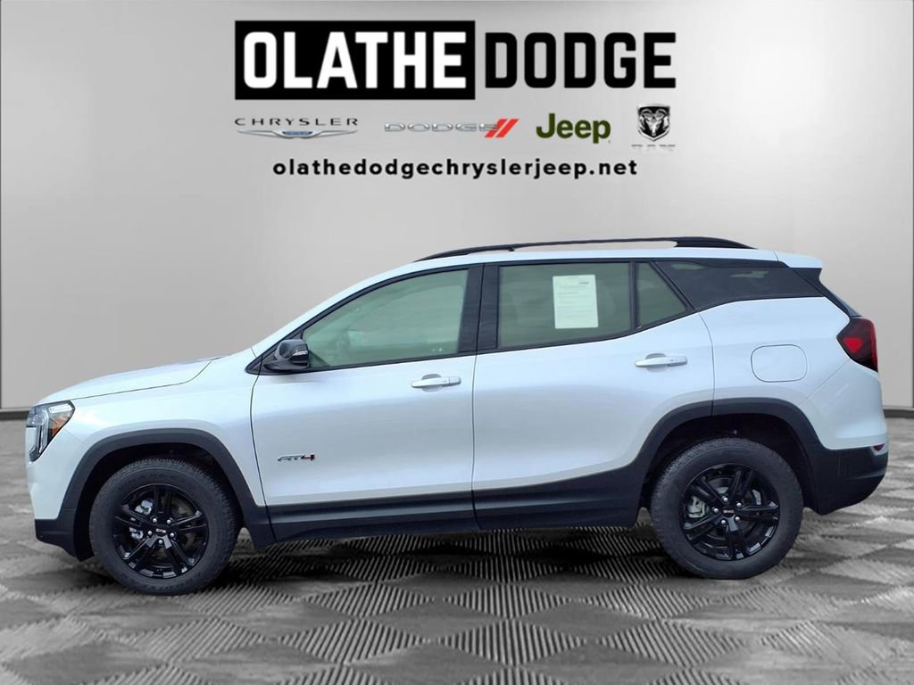 Used 2022 GMC Terrain AT4 image 19