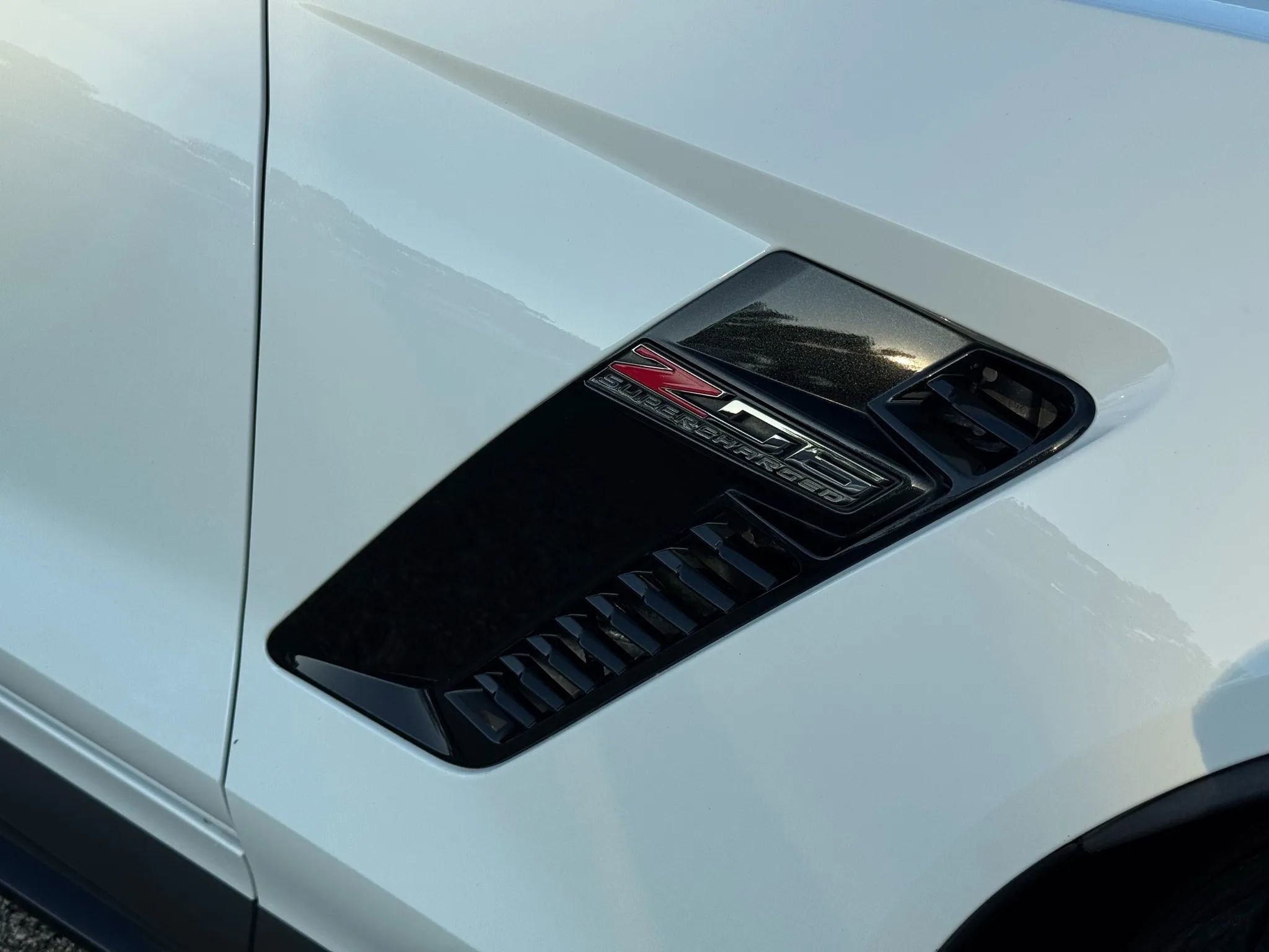 Used 2016 Chevrolet Corvette Z06 w/ 3LZ Preferred Equipment Group image 16