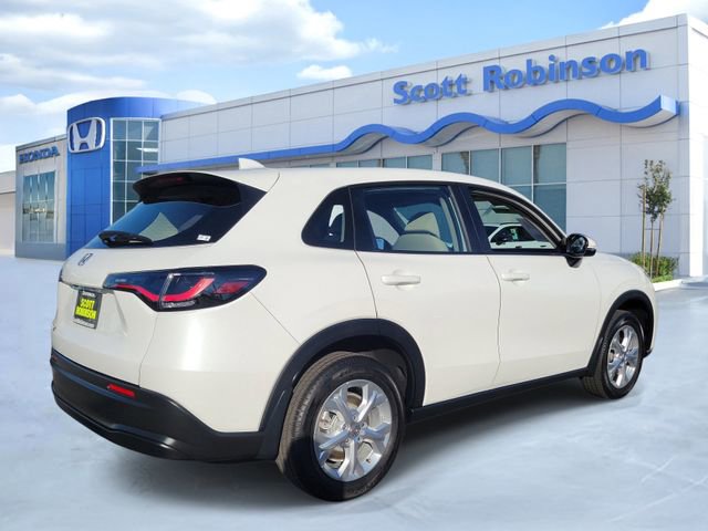 Certified 2023 Honda HR-V LX image 4