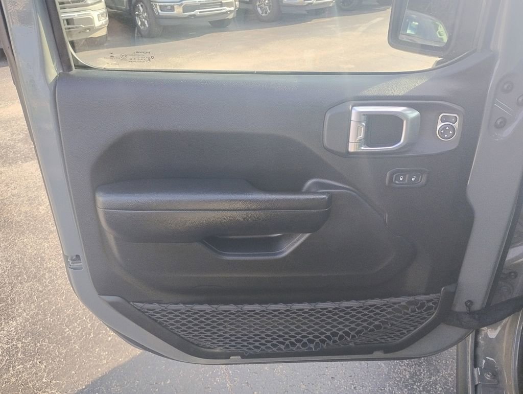 Used 2022 Jeep Wrangler Unlimited Rubicon w/ Cold Weather Group image 21