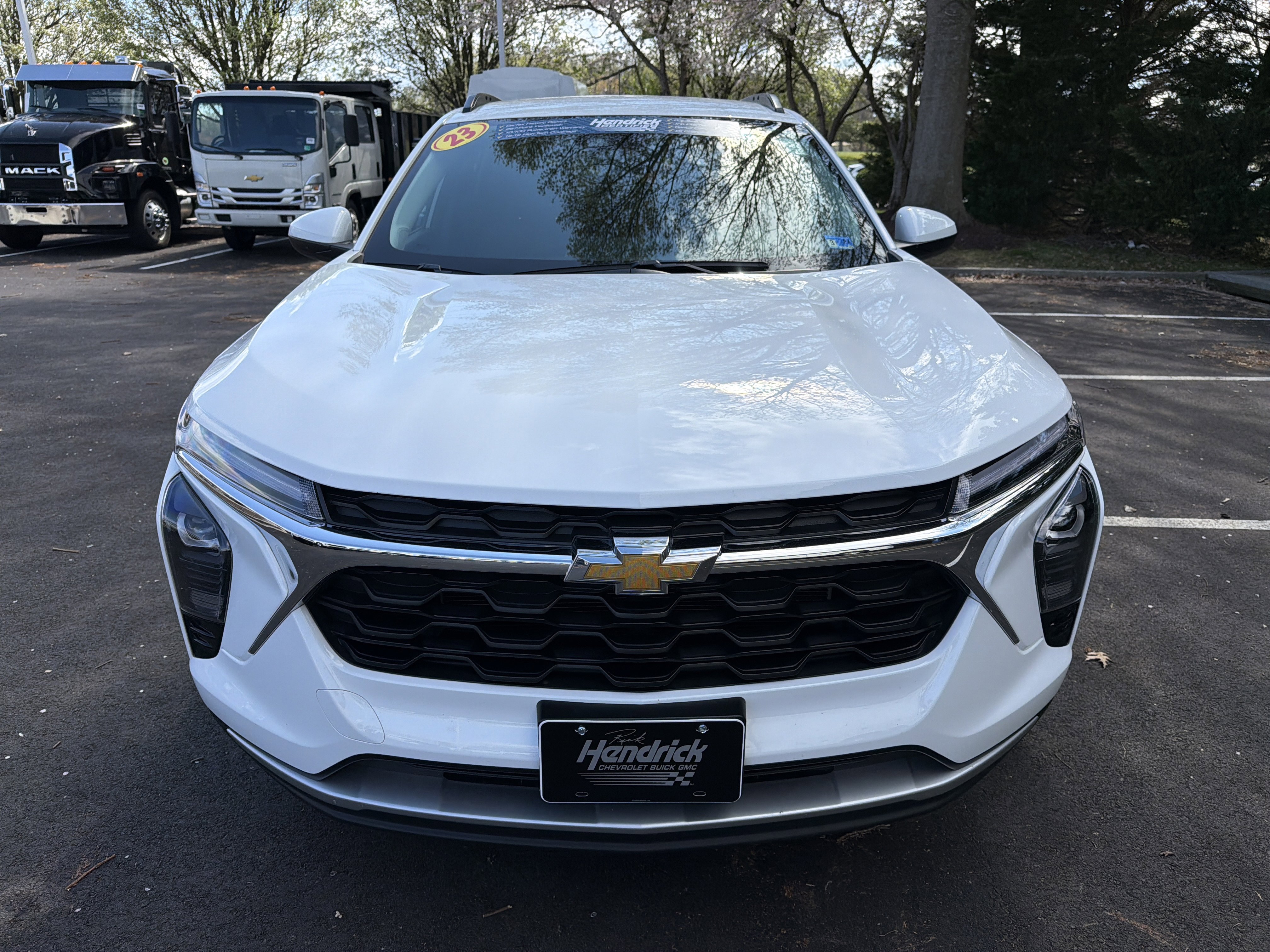 Used 2024 Chevrolet Trax LT w/ Driver Confidence Package image 3