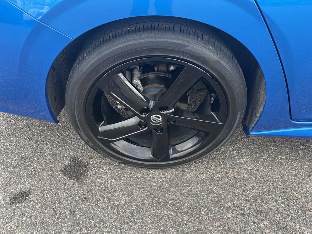 Used 2022 Nissan Sentra SR w/ SR Premium Package image 11