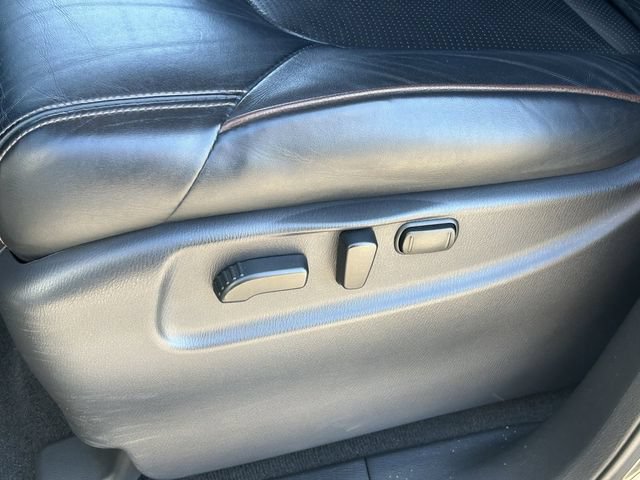 Used 2017 Nissan Armada Platinum w/ Interior Lighting Package RWD image 23