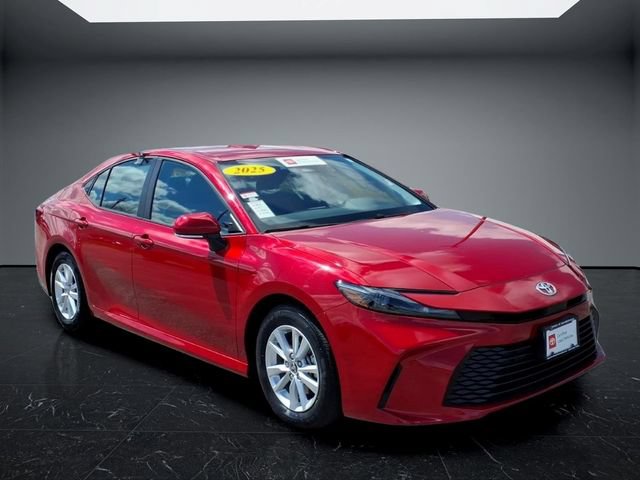 Certified 2025 Toyota Camry LE FWD image 5