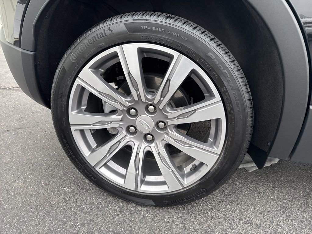 Used 2023 Cadillac XT4 Premium Luxury w/ Cold Weather Package FWD image 9