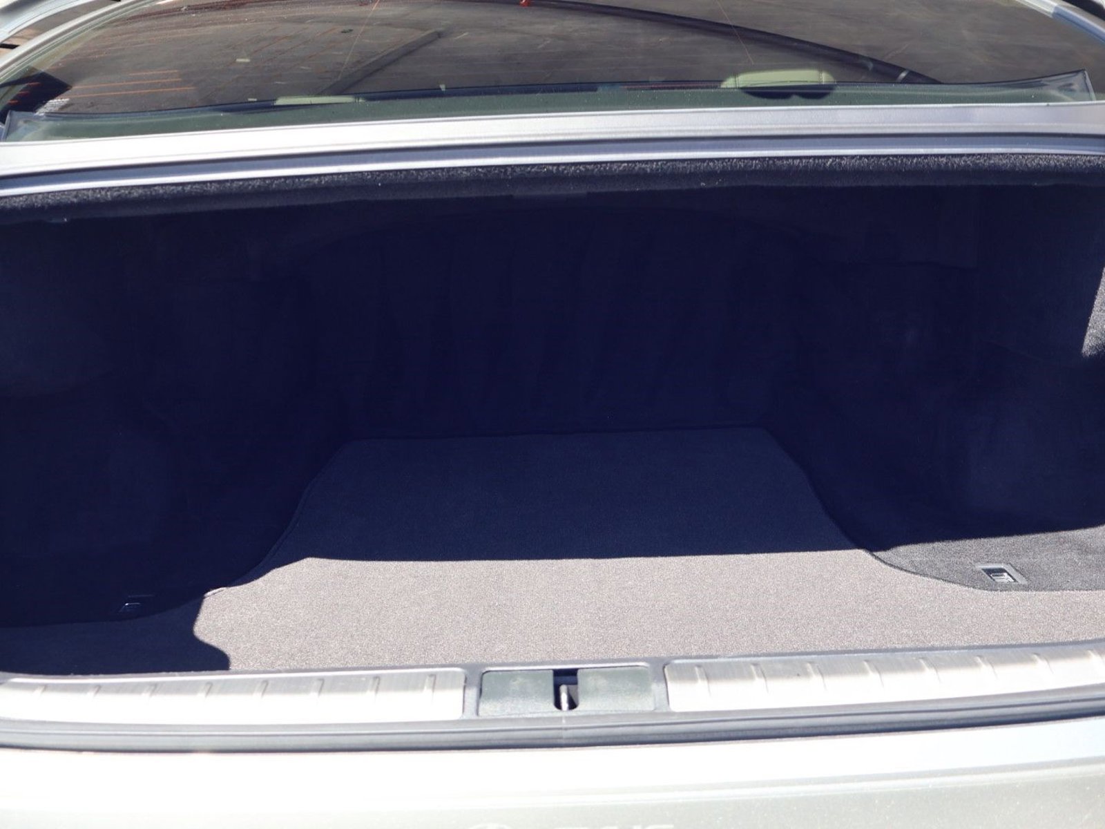 Used 2023 Lexus LS 500 w/ Accessory Package (Z2) RWD image 21