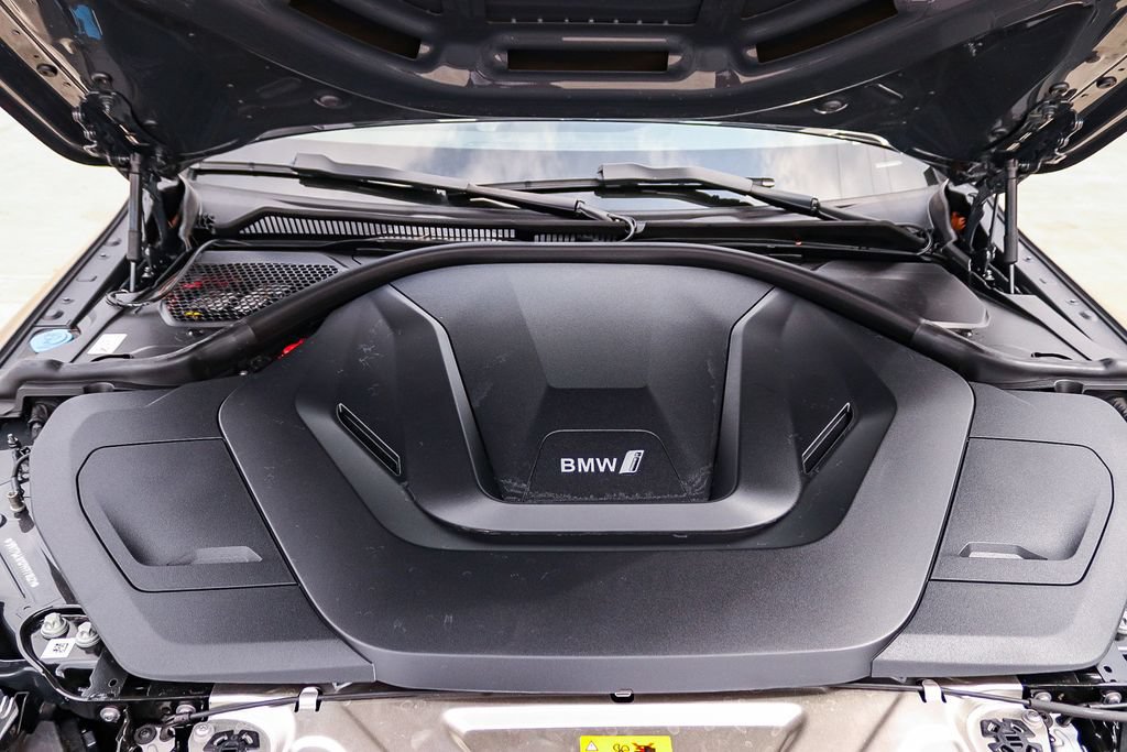Used 2023 BMW i4 eDrive40 w/ Premium Package RWD image 31