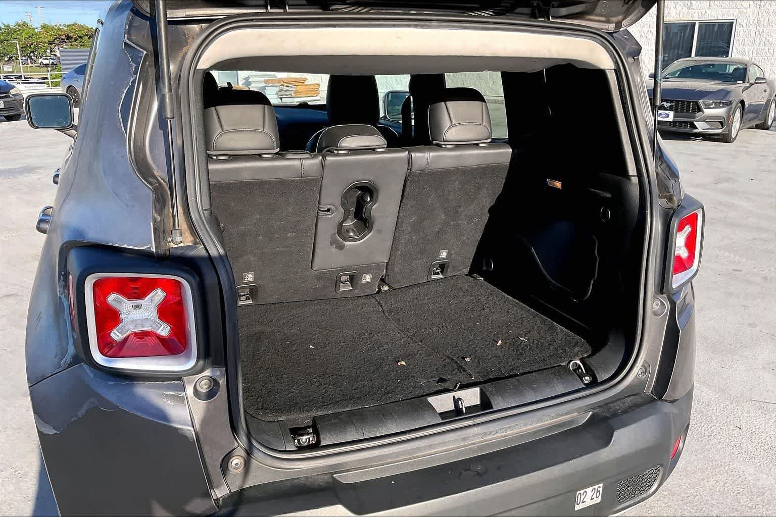 Used 2016 Jeep Renegade Limited FWD image 18