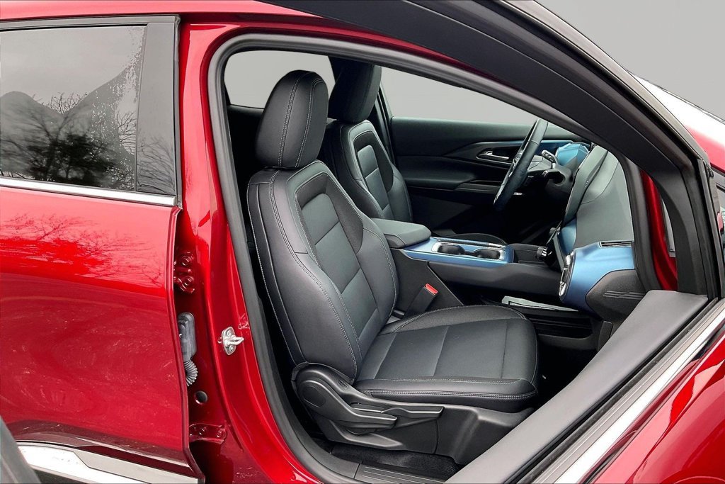 Used 2024 Chevrolet Equinox EV LT FWD image 32