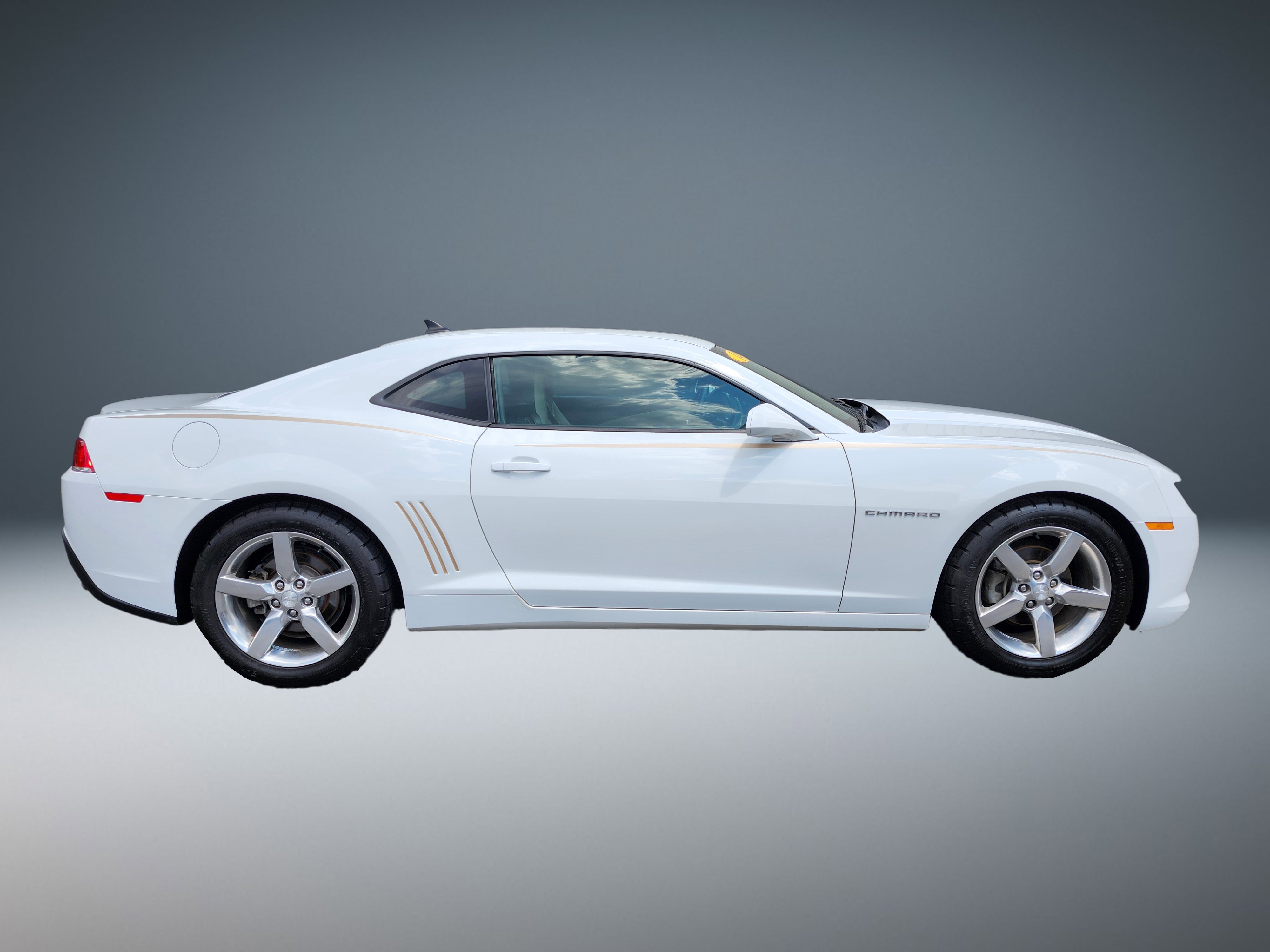 Used 2014 Chevrolet Camaro LT image 2